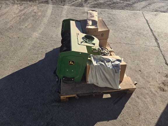 Image of John Deere 44" Snowblower Image 1