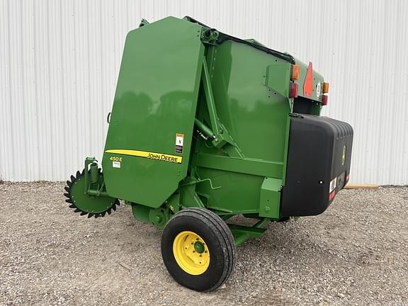 Image of John Deere 450E equipment image 1