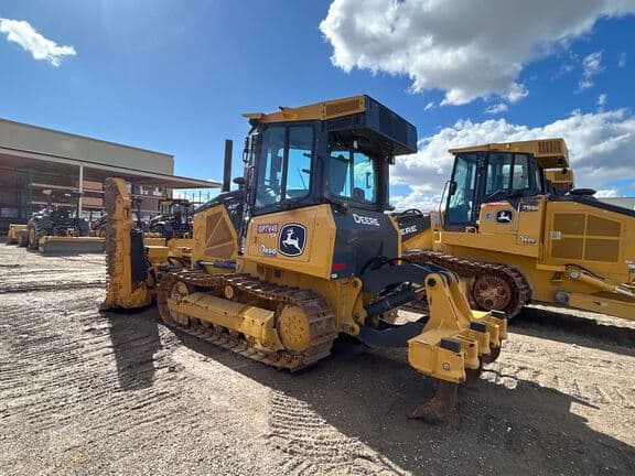 Image of John Deere 450P XLT equipment image 2