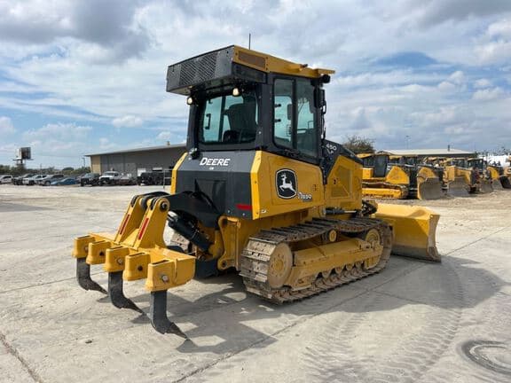 Image of John Deere 450P equipment image 4