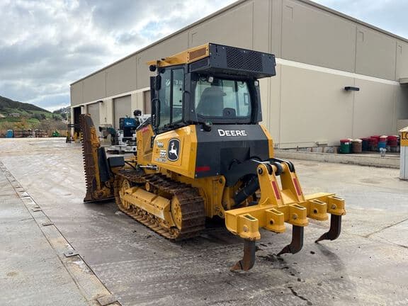 Image of John Deere 450P equipment image 2