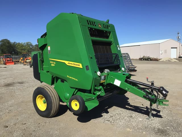 Image of John Deere 451M equipment image 2