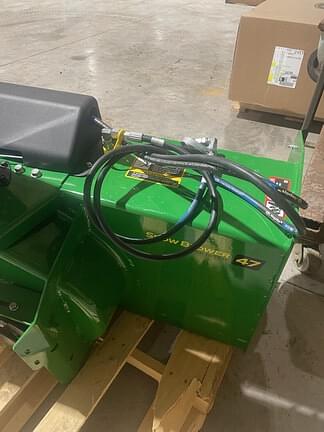 Image of John Deere 47" Snow Blower equipment image 3