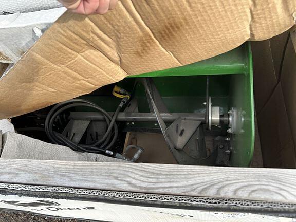 Image of John Deere 47" Snow Blower Image 1
