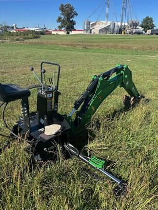 2023 John Deere 485 Equipment Image0