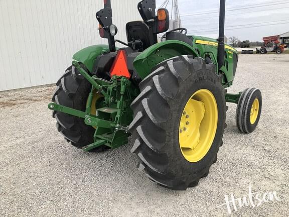 Image of John Deere 5045E equipment image 4