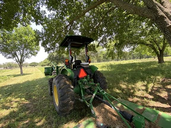 Image of John Deere 5045E equipment image 4