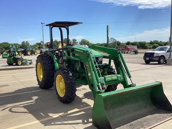 Image of John Deere 5045E equipment image 3