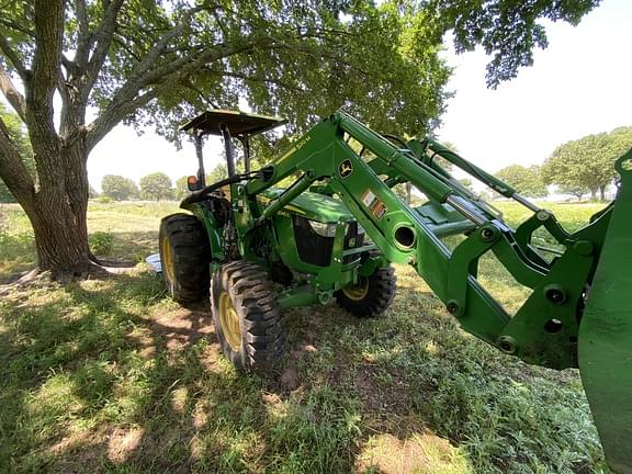 Image of John Deere 5045E equipment image 3