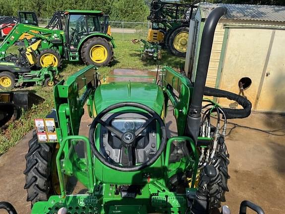 Image of John Deere 5045E equipment image 4