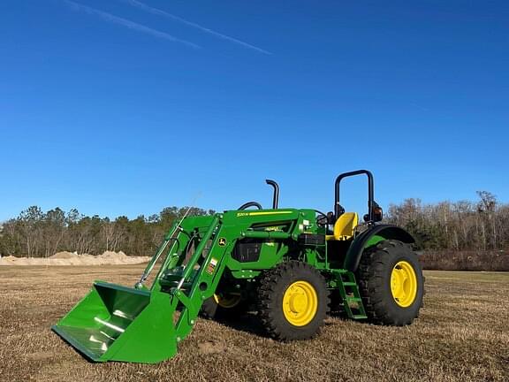 Image of John Deere 5045E equipment image 3