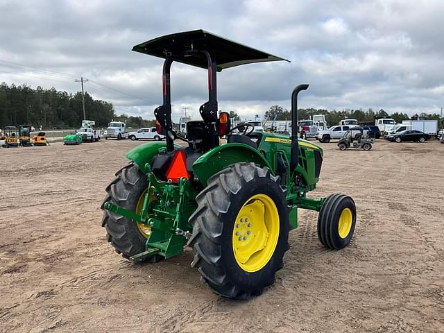 Image of John Deere 5050E equipment image 4