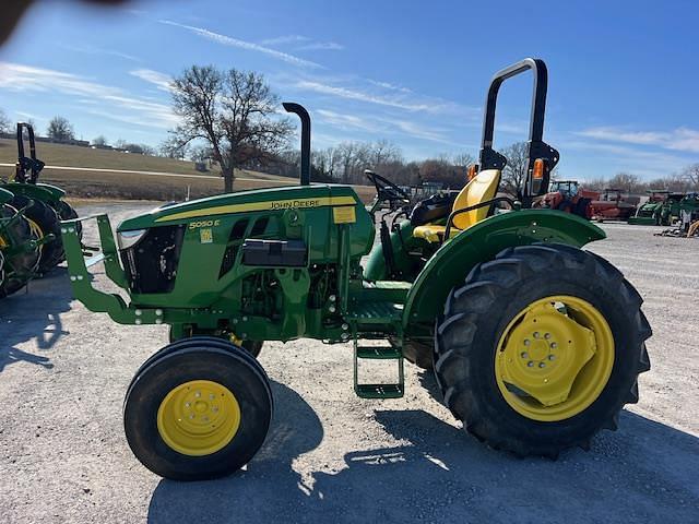 Image of John Deere 5050E equipment image 4