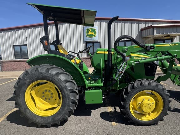 Image of John Deere 5050E equipment image 3