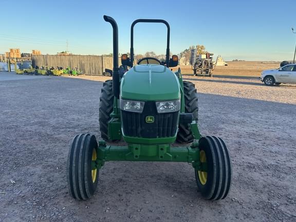 Image of John Deere 5050E equipment image 3