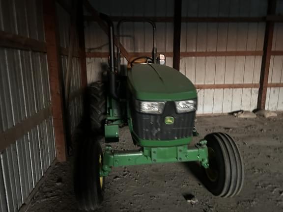 Image of John Deere 5050E equipment image 3