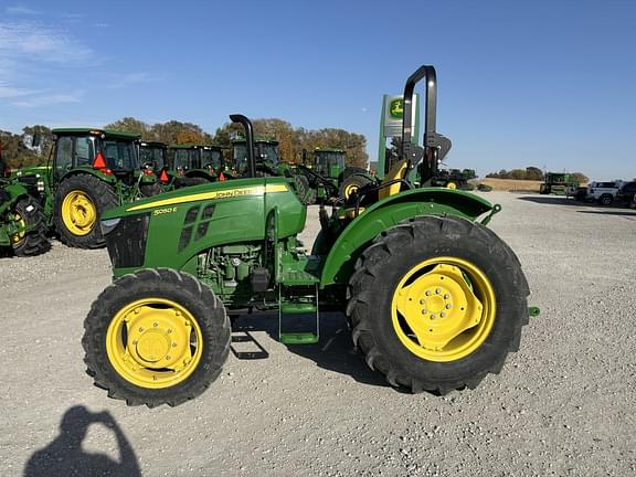 Image of John Deere 5050E equipment image 2