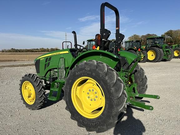 Image of John Deere 5050E equipment image 3