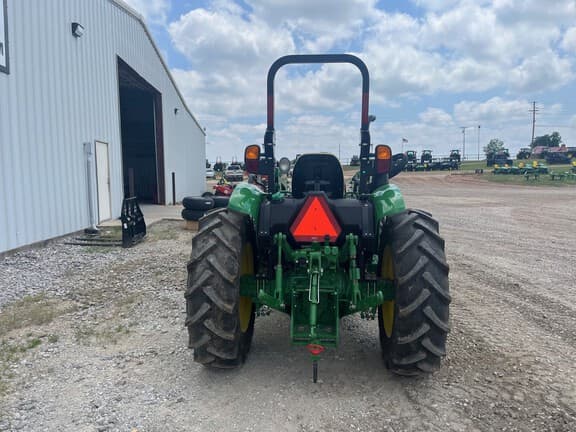 Image of John Deere 5050E equipment image 3