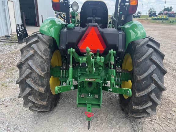 Image of John Deere 5050E equipment image 4