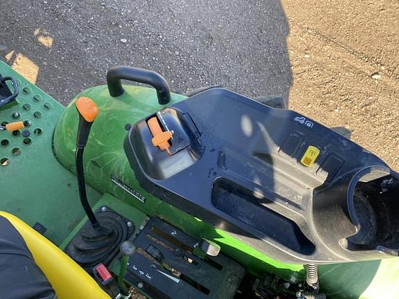 Image of John Deere 5050E equipment image 4