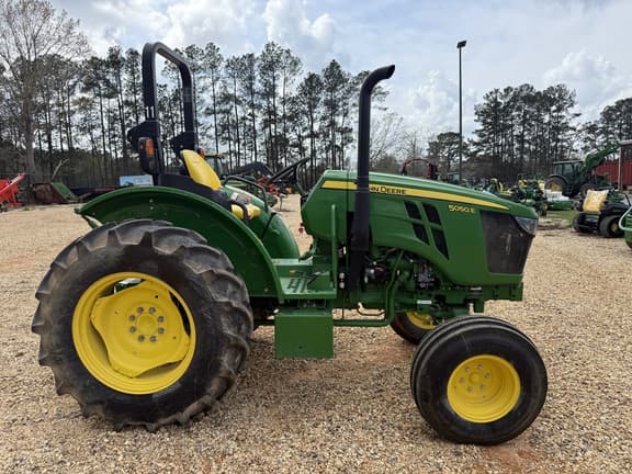 Image of John Deere 5050E equipment image 2