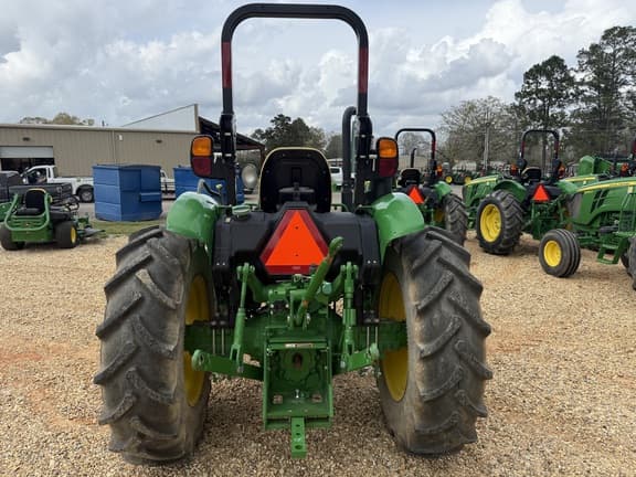 Image of John Deere 5050E equipment image 4
