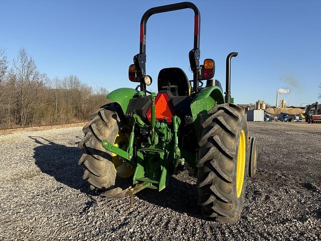 Image of John Deere 5050E equipment image 2