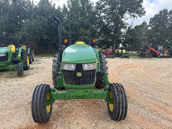 Image of John Deere 5050E equipment image 3