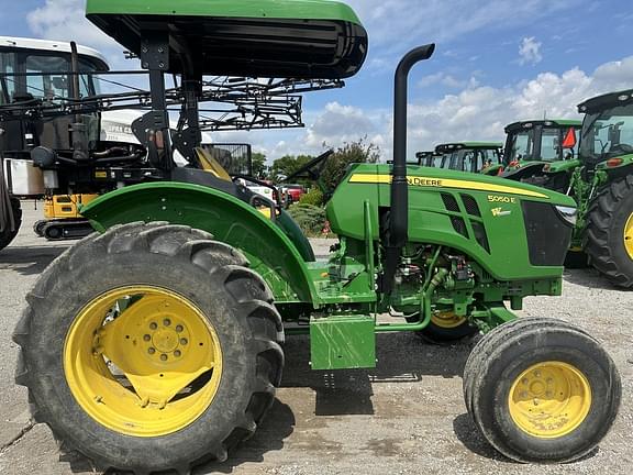 Image of John Deere 5050E equipment image 4