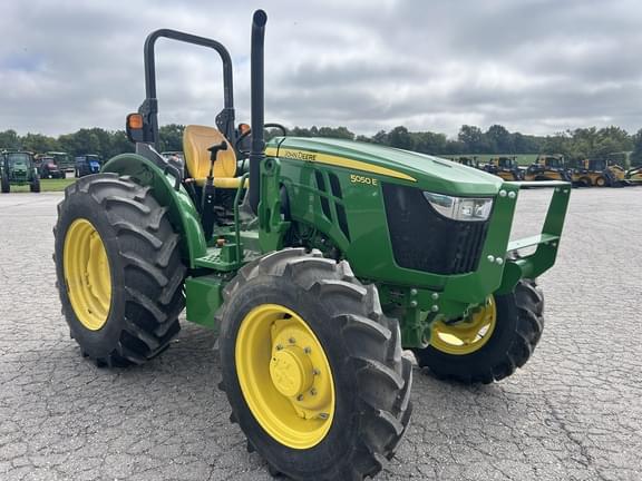 Image of John Deere 5050E equipment image 3