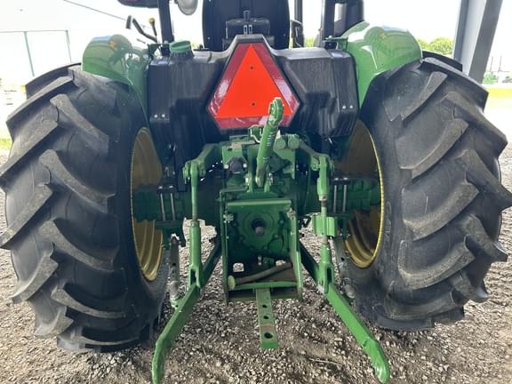 Image of John Deere 5050E equipment image 2
