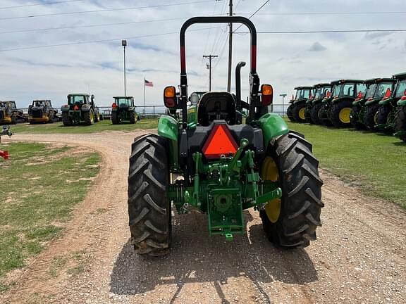 Image of John Deere 5050E equipment image 3