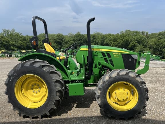 Image of John Deere 5050E equipment image 4
