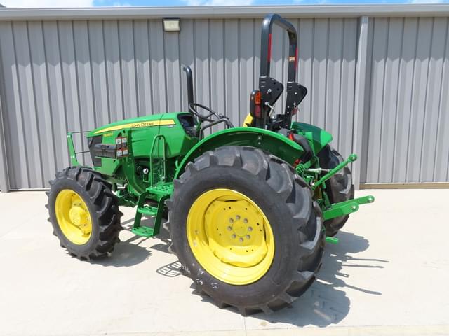Image of John Deere 5050E equipment image 3