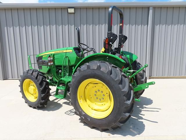 Image of John Deere 5050E equipment image 3
