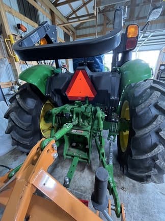 Image of John Deere 5050E equipment image 2