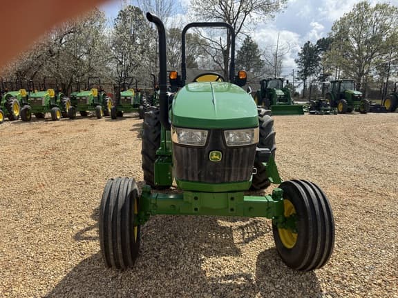 Image of John Deere 5050E equipment image 3