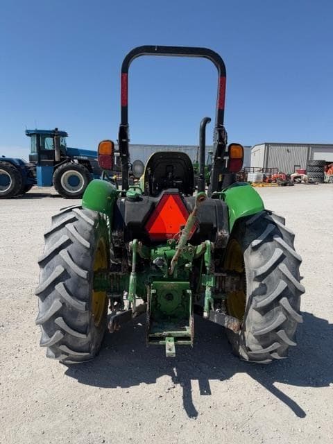 Image of John Deere 5050E equipment image 3