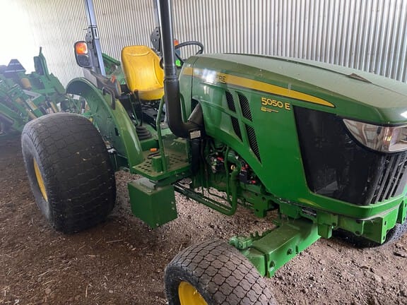 Main image John Deere 5050E