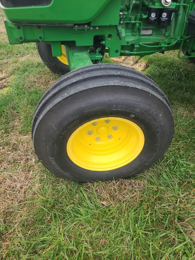 Image of John Deere 5050E equipment image 3