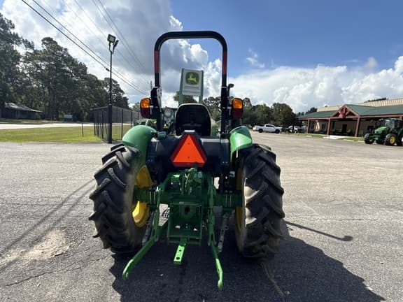 Image of John Deere 5050E equipment image 3