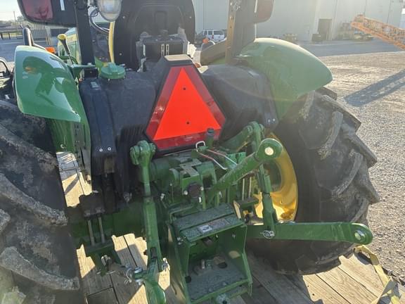 Image of John Deere 5050E equipment image 4