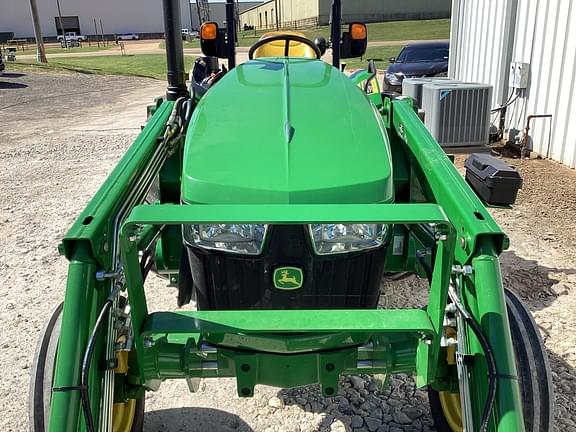 Image of John Deere 5050E equipment image 2