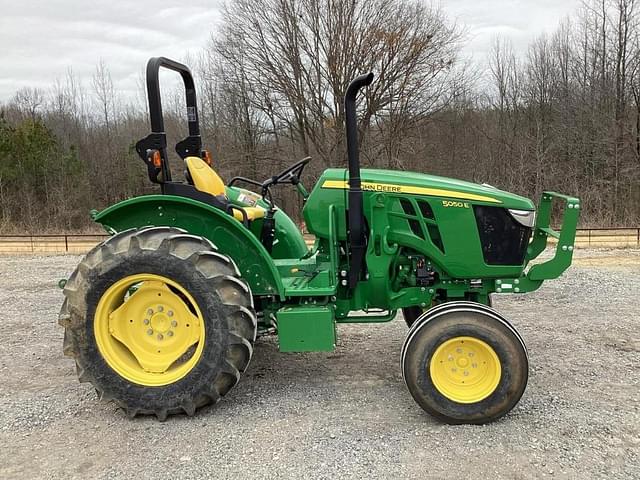 Image of John Deere 5050E equipment image 1