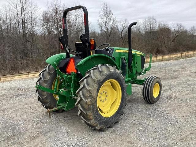 Image of John Deere 5050E equipment image 3