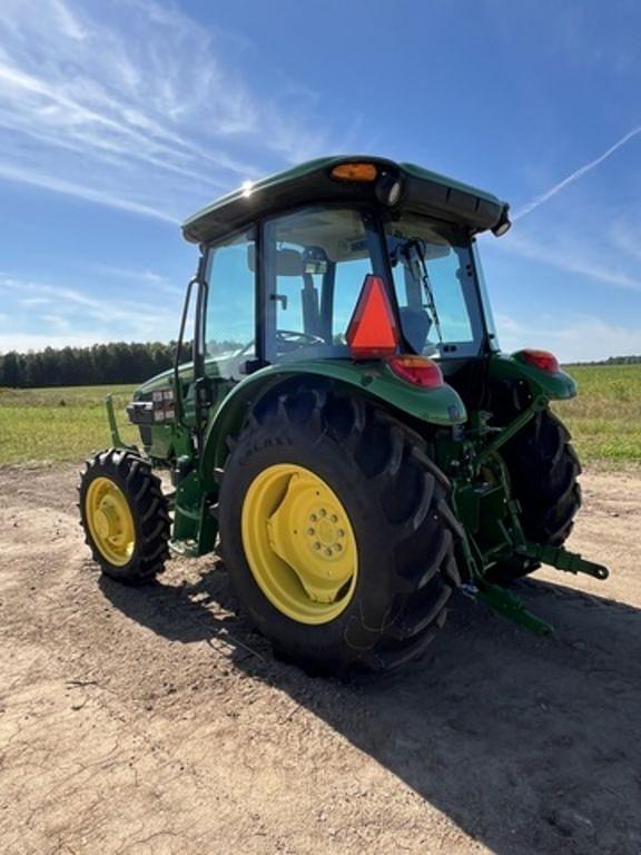 Image of John Deere 5055E equipment image 3