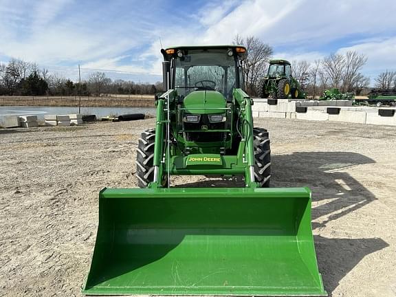 Image of John Deere 5060E equipment image 1