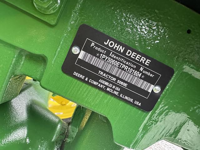 Image of John Deere 5060E equipment image 3