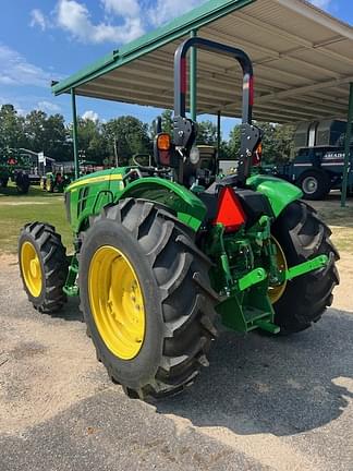 Image of John Deere 5060E equipment image 2